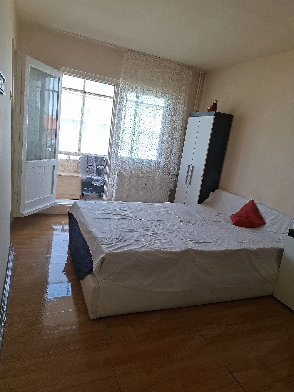 ap 1 camera in confe ctii vizavi de fa ultate