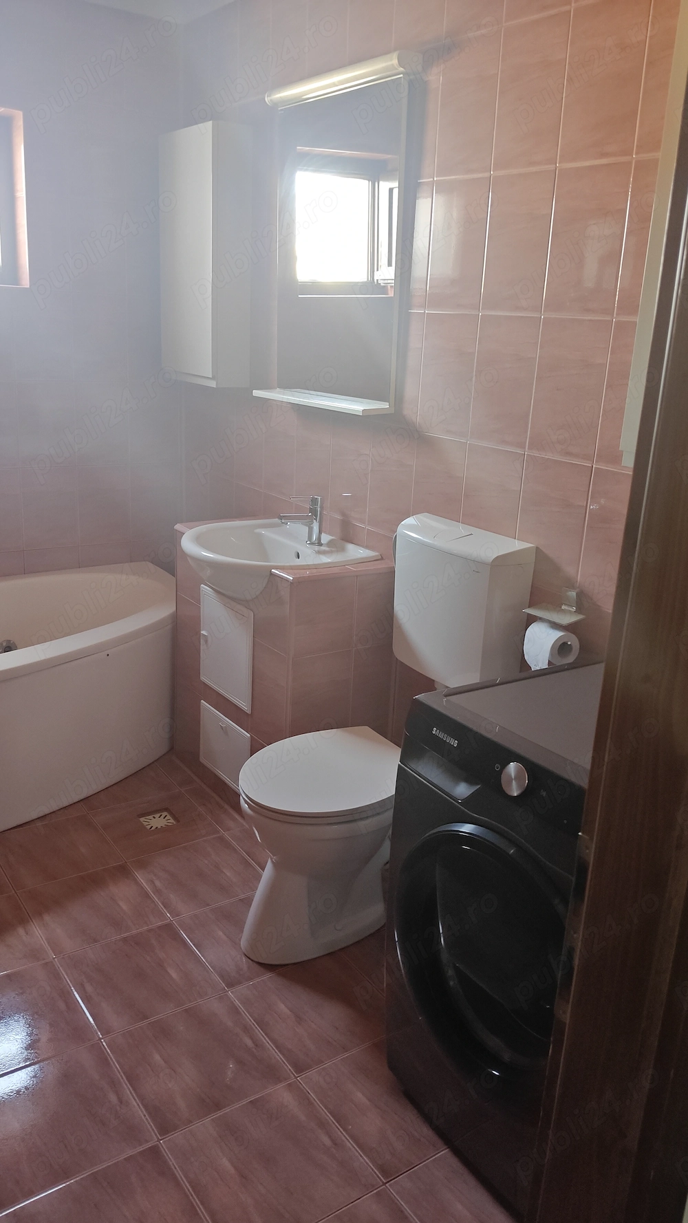 Proprietar, inchiriez apartament 3 camere Complex - Universitate