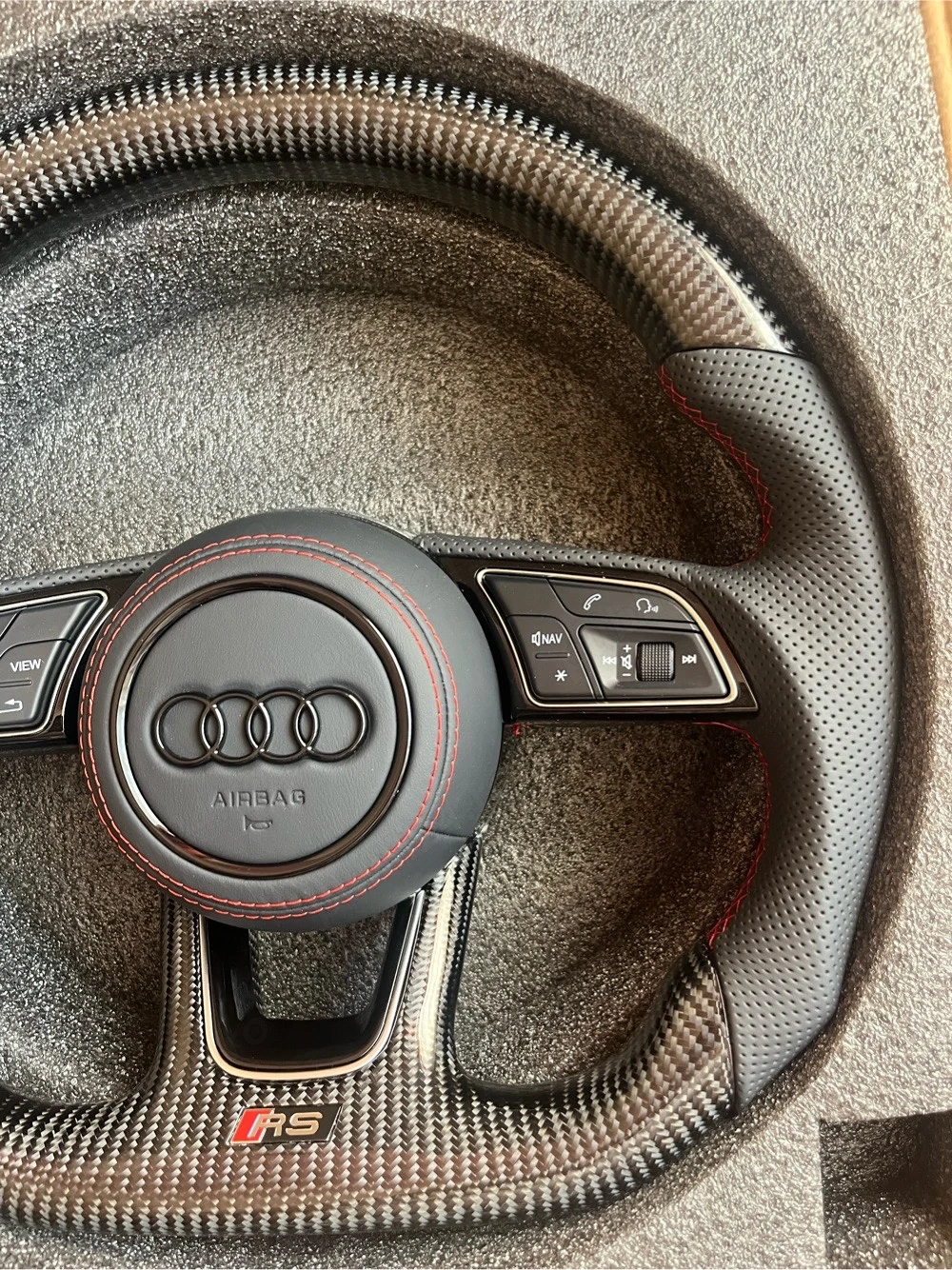 Volan carbon audi modele dupa 2016