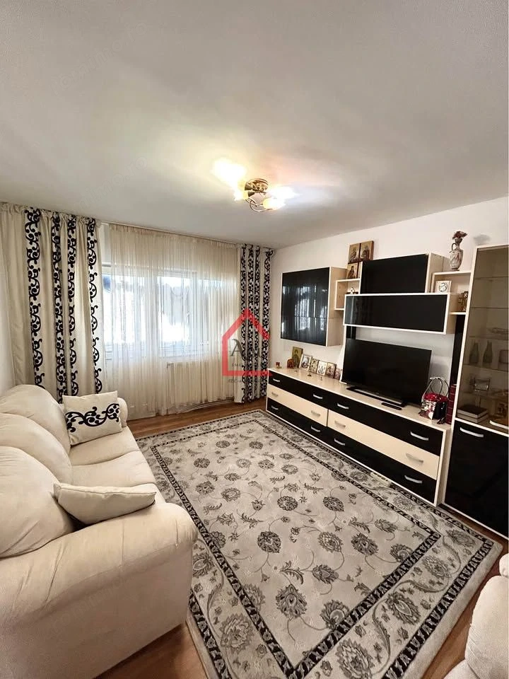 Apartament 4 camere de vânzare | Onești – Zona de Jos | 75 mp | 2 băi
