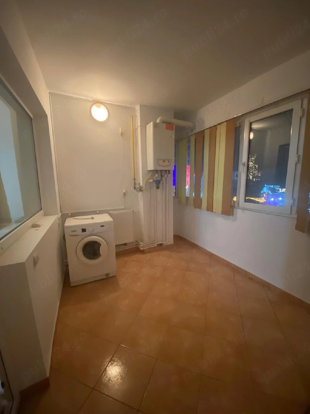 Inchiriez apart 2 camere Focsani ,zona centru, b dul Unirii nr. 53