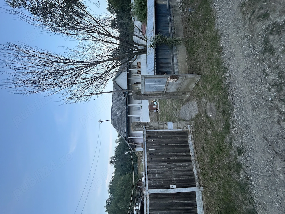 Vând casă în Miroslovești 