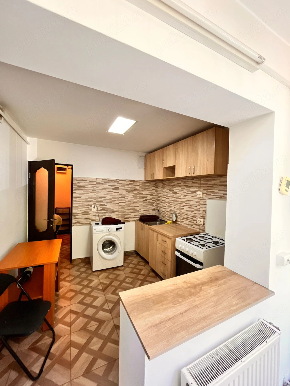 Apartament mare cu o cameră,etaj 1,zona Moara de Foc