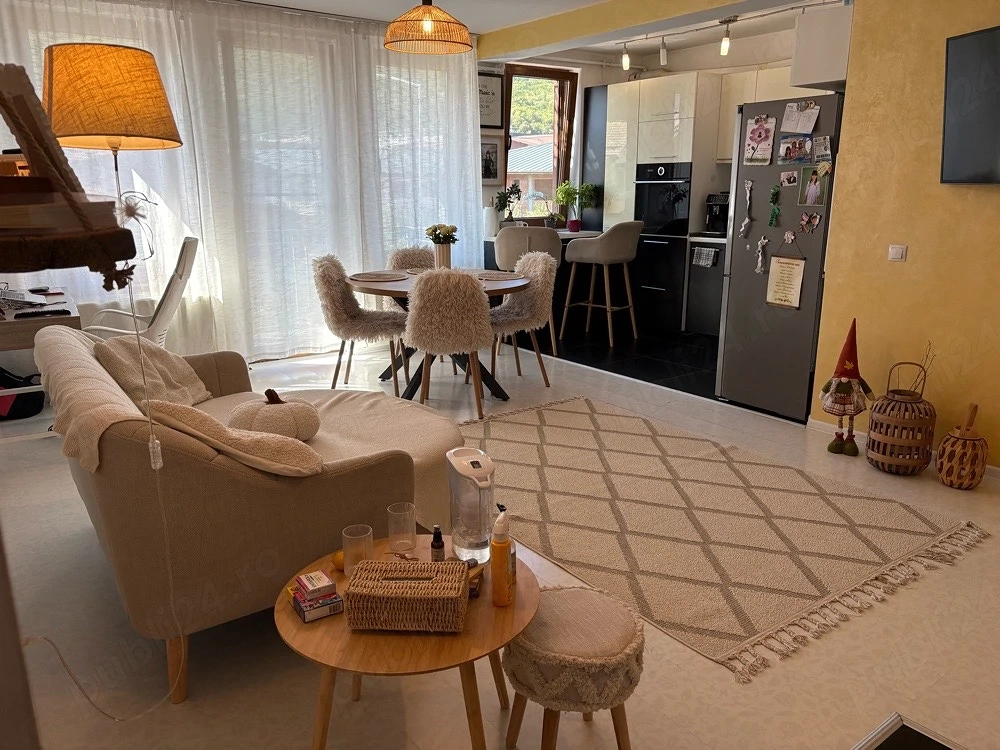 Apartament 3 camere, 64 mp + 2 balcoane | Parcare inclusă | Sub Cetate| Comision 0
