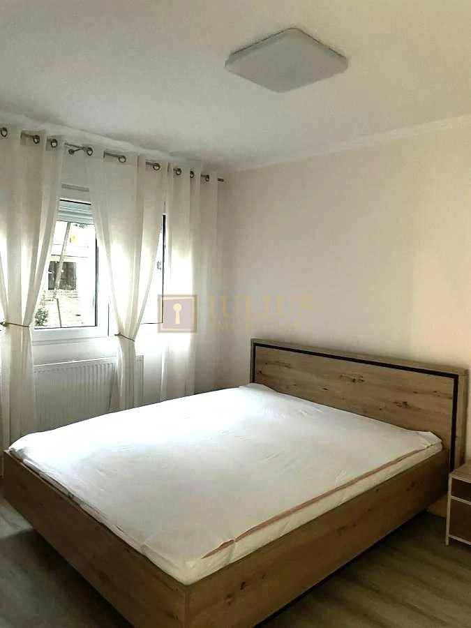 aproape de Medicina| complet renovat-mobilat| centrala proprie| apt superb