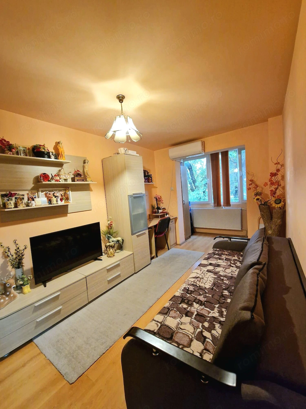 Apartament 3 camere, etaj intermediar, zona Șagului – Dâmbovița