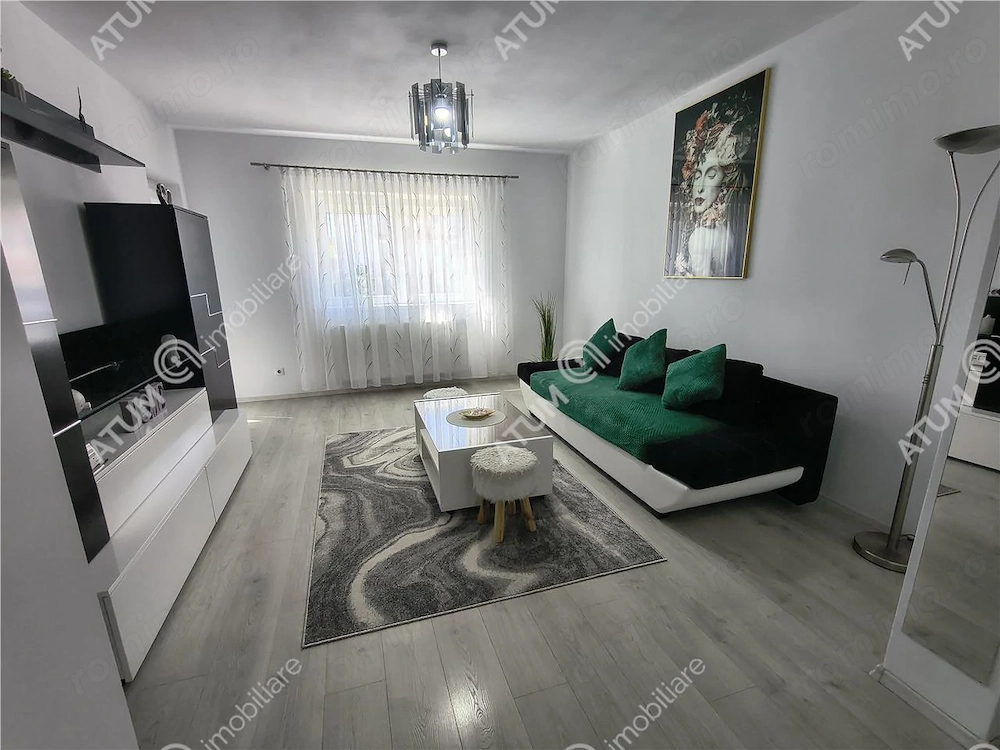 Apartament cu 2 camere decomandate balcon si loc de parcare etajul 1