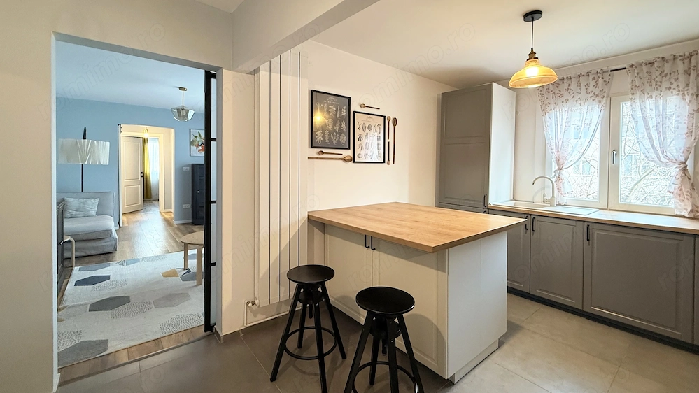 Apartament cu 3 camere / zona Gheorghe Lazar