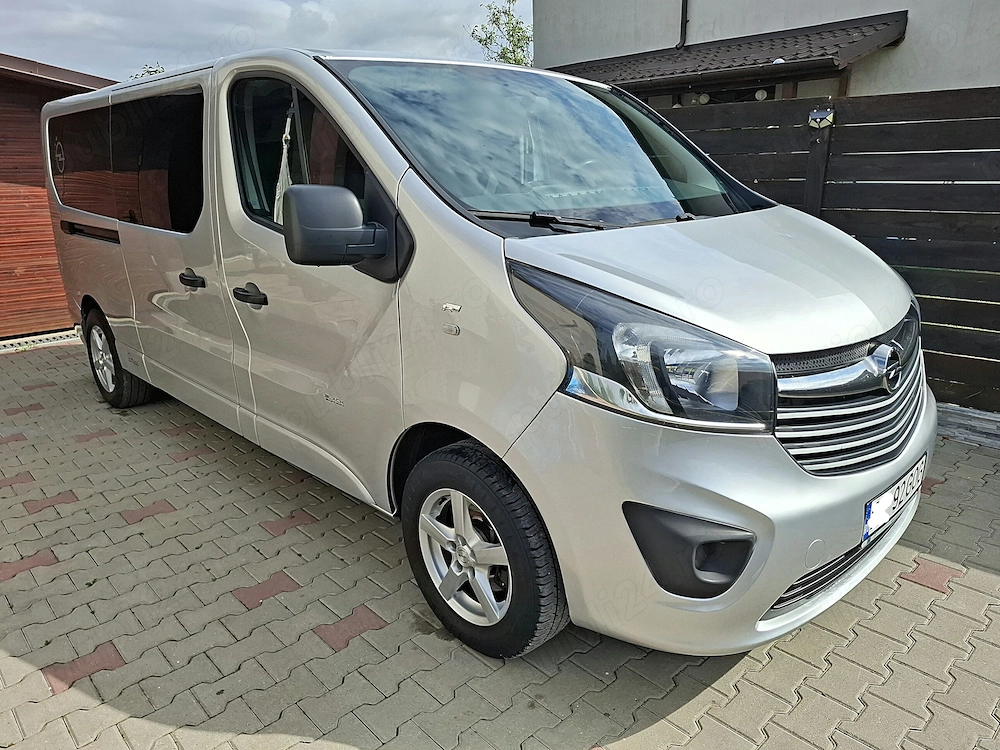 Opel Vivaro 2018 , 8+1 locuri Model lung 
