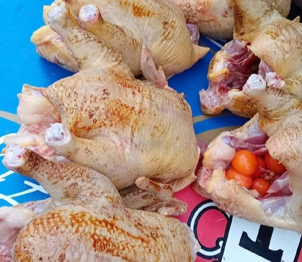 Pui și găini albe de carne crecute natural și livrate direct la domiciliul clientului