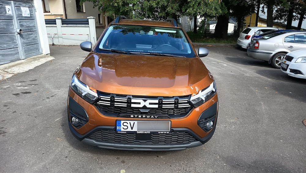 Vand Dacia Sandero Stepway Extreme 2023 cutie automata, doar 3400 km la bord