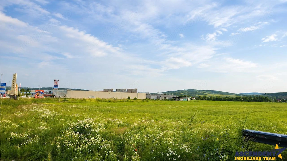 Teren intravilan 10.744 mp, Fagaras, zona comerciala ,2 fronturi, utilitati, parcelabil