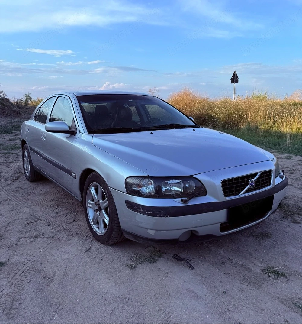 Volvo S60 D5 || 06.2004 || Interior piele || Carlig remorcare || Faruri cu Xenon || 2.4 diesel ||  