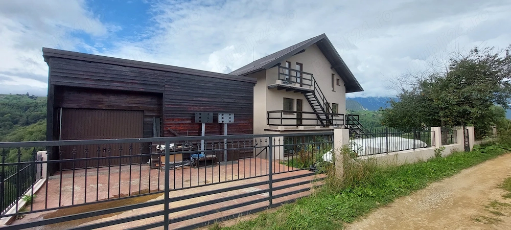 Vila la munte Sat Pestera