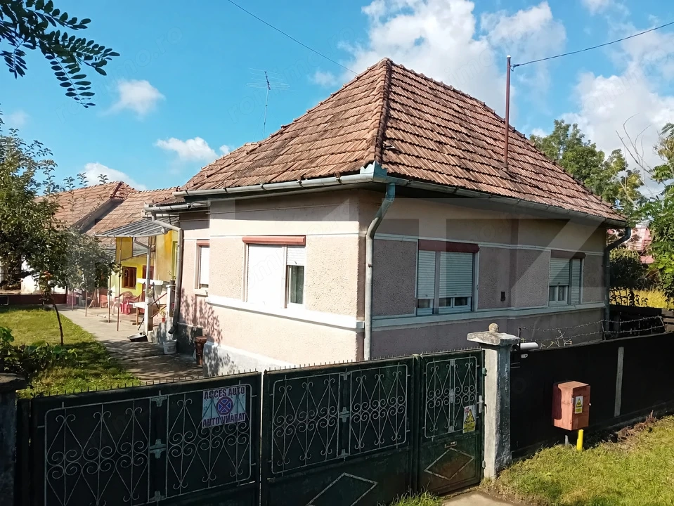 BLITZ oferă spre vânzare casă în Glodeni, la doar 20 km de Târgu Mureș!