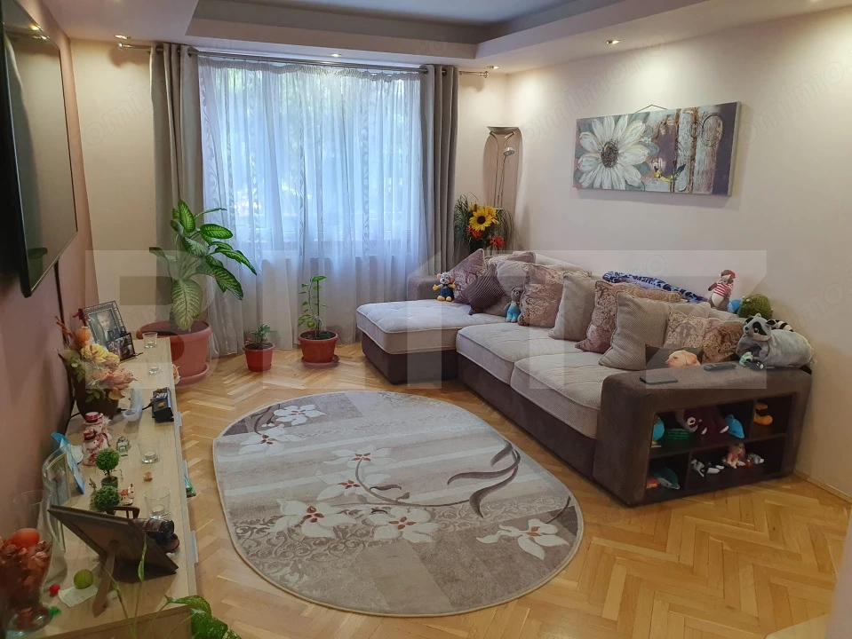 Apartament 3 camere, etaj 1 , loc de parcare , mobilat, Calea Bucuresti 