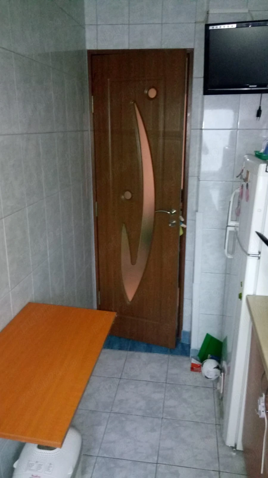 închiriez ap 2 camere  40 mp