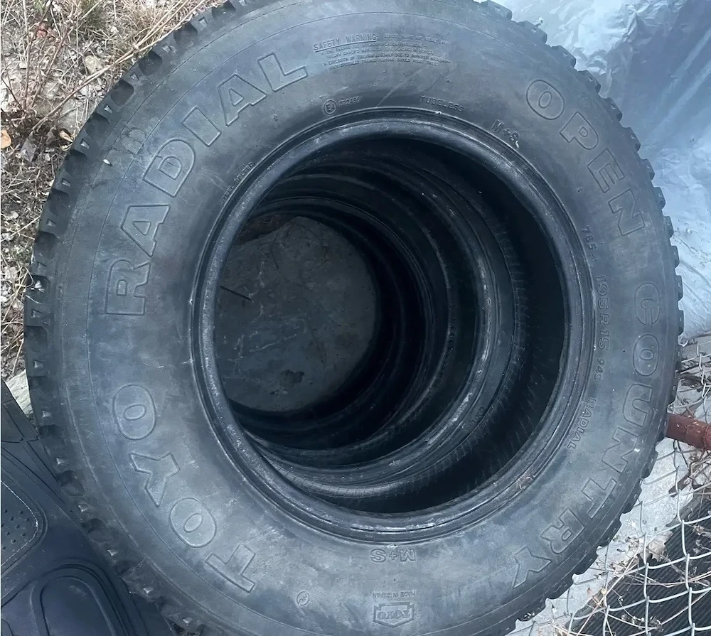 vand anvelope off road 195 R 15 Toyo Radial 