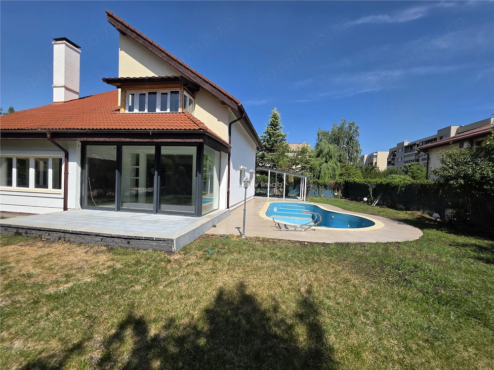 Vila cu piscina - Pipera - 5 camere - 3 bai - 218mp - 800mp teren