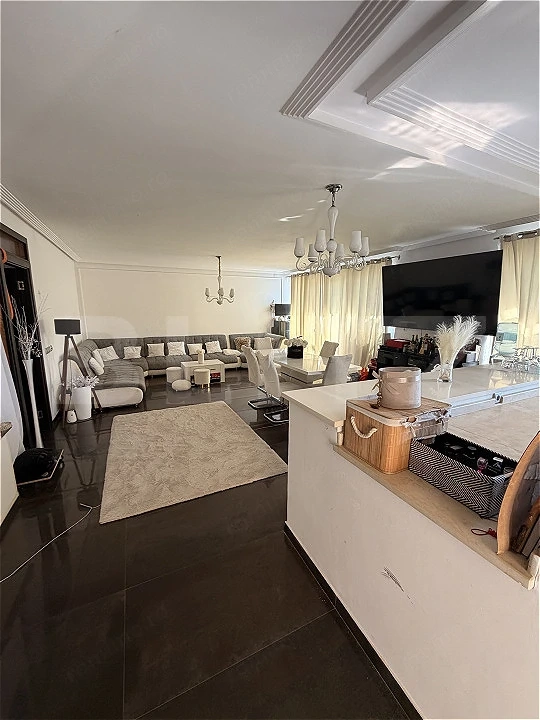 Apartament 3 camere, 102 mp, terasa 59 mp, zona Valea Garboului