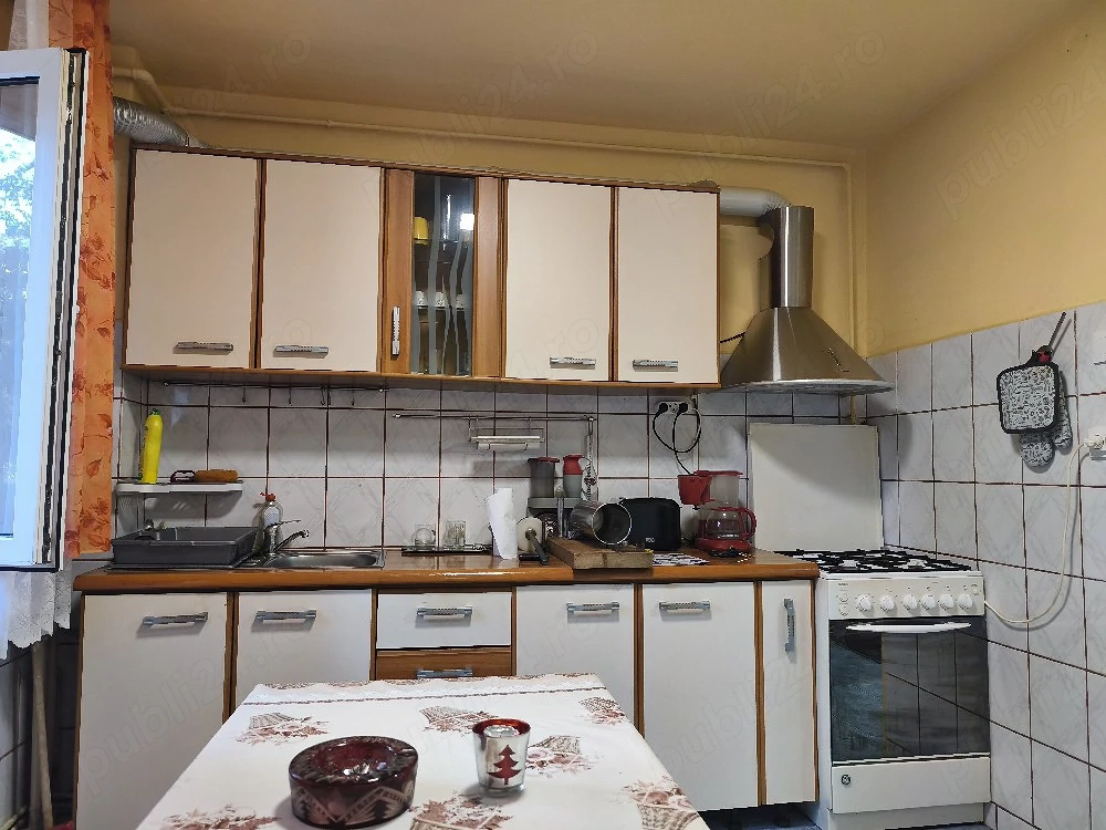 Vand apartament cu doua camere mobilat și utilat 