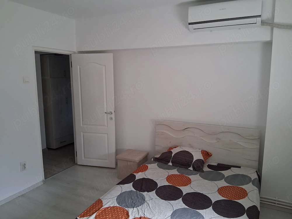 Închiriez apartament zonă centrală