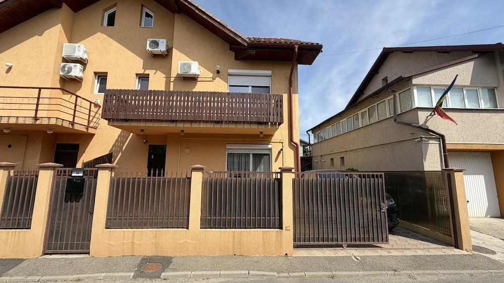 Duplex superb 150 mp construiti , 180 mp teren, Crinului, Rosu 