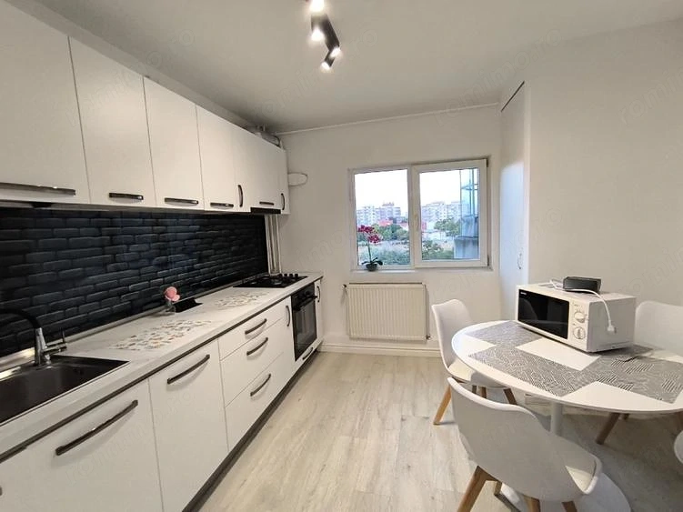 Apartament 3 camere - renovat de inchiriat 13 septembrie