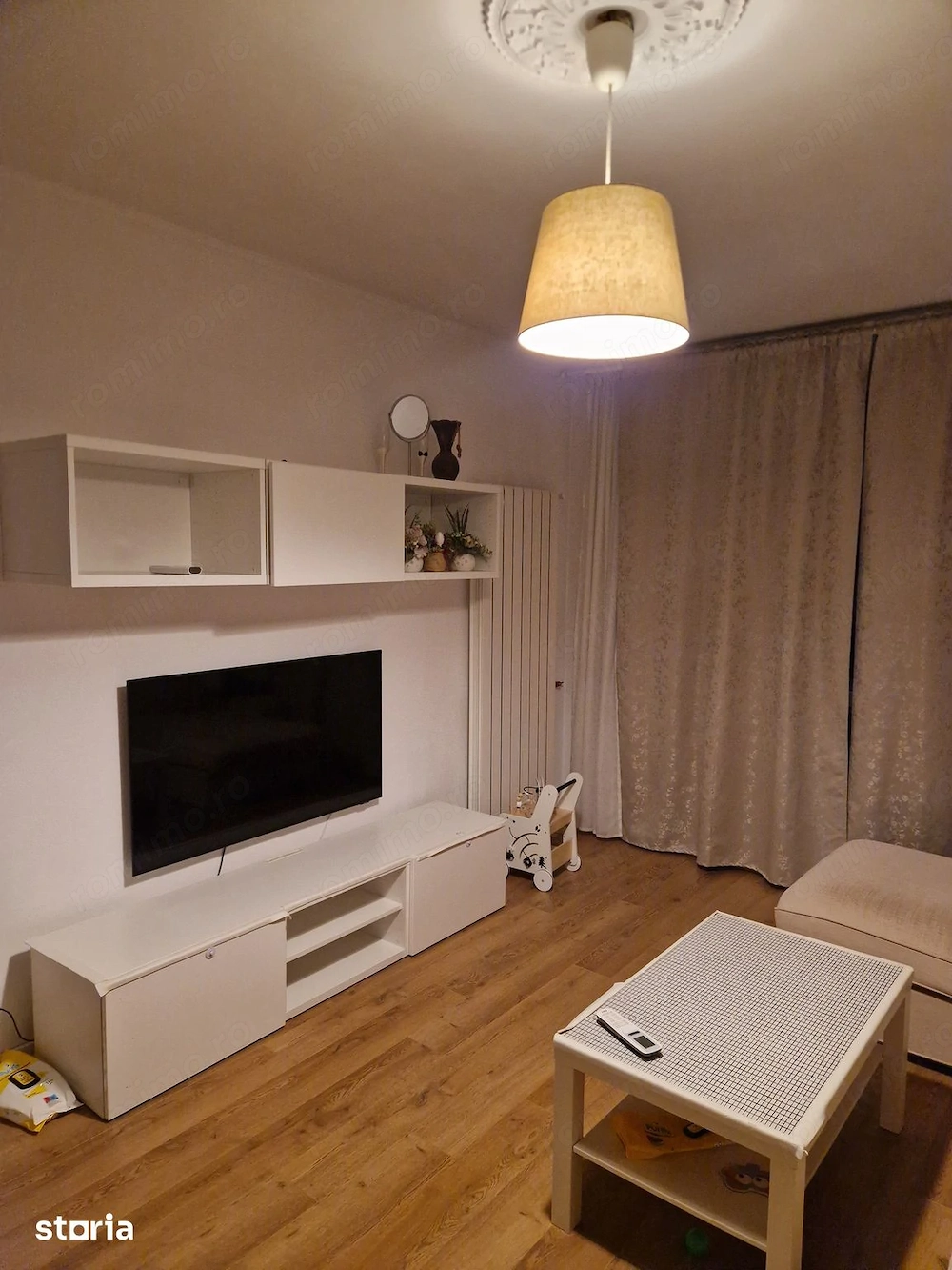 Apartament 3 camere în Titan, cu balcon și AC