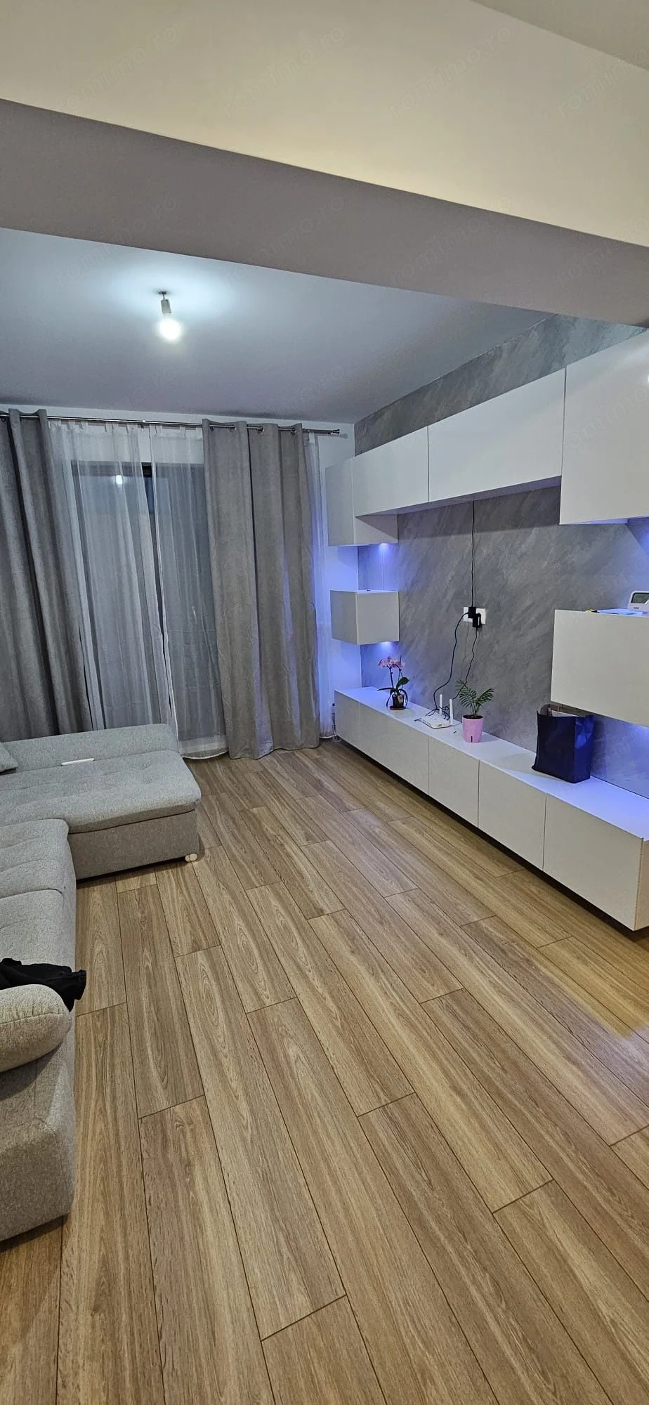 Închiriez apartament 2 camere,zona Dr Taberei