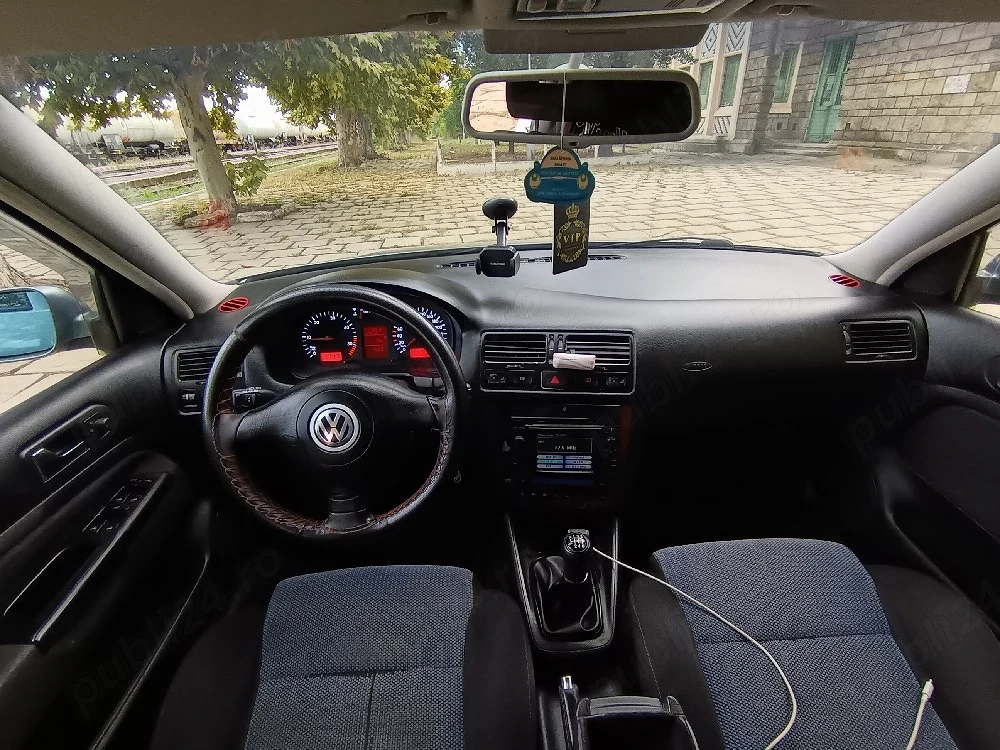VOLKSWAGEN Bora