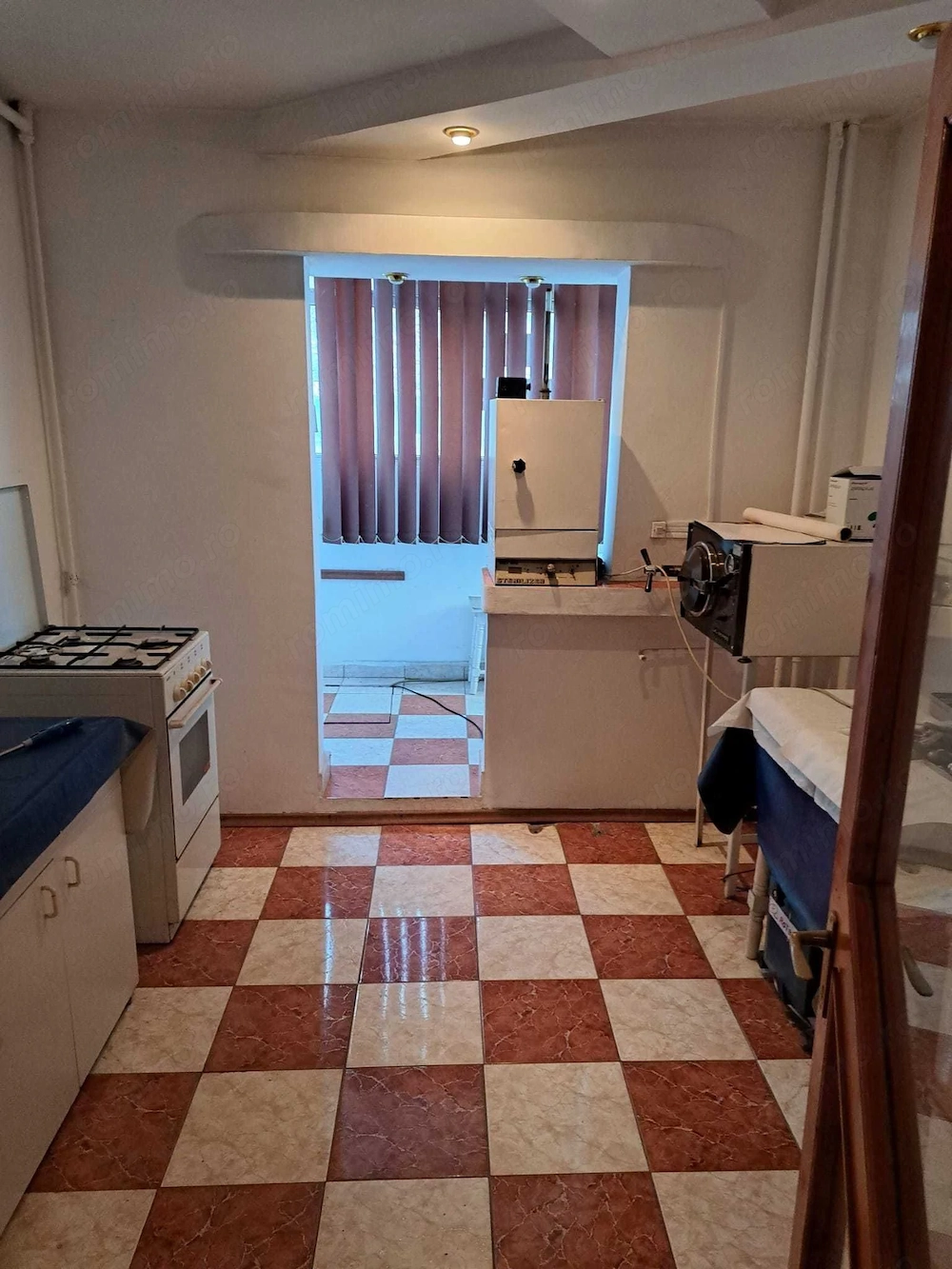 Apartament 2 camere zona  Auchan TItan - 1 decembrie 1918