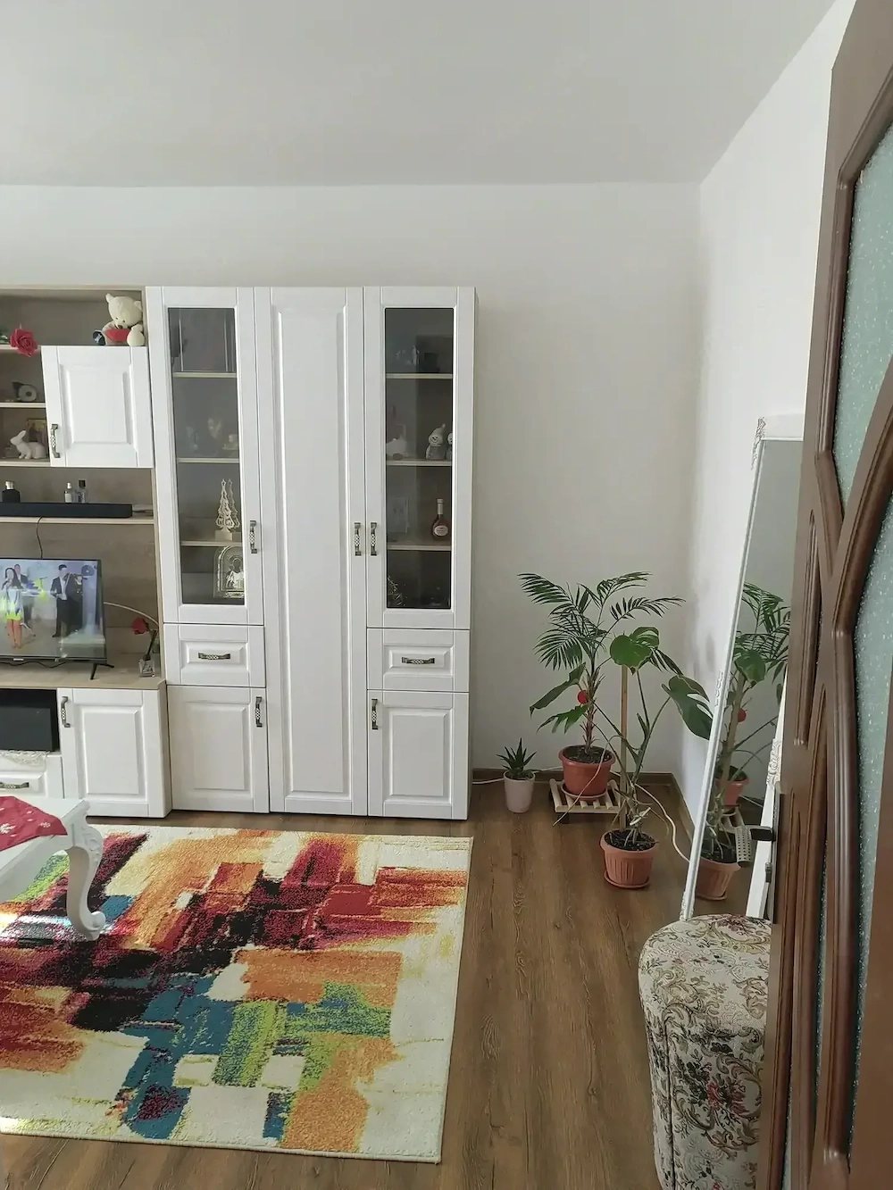 Vand apartament doua camere decomandate etaj 1 strada Smiriodava 