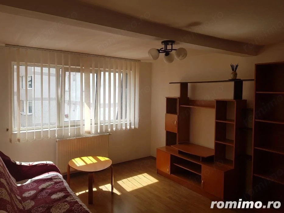 De inchiriat apartament  2 camere zona Soarelui