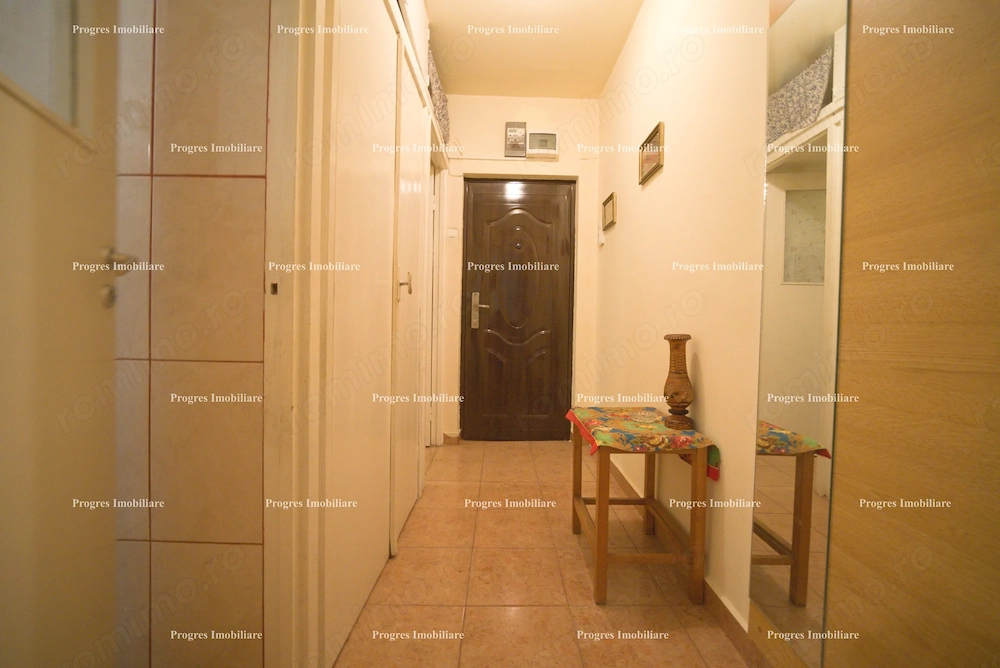 Ap 2 camere - Zona Circumvalatiunii (aproape de Mall) - 300 Euro