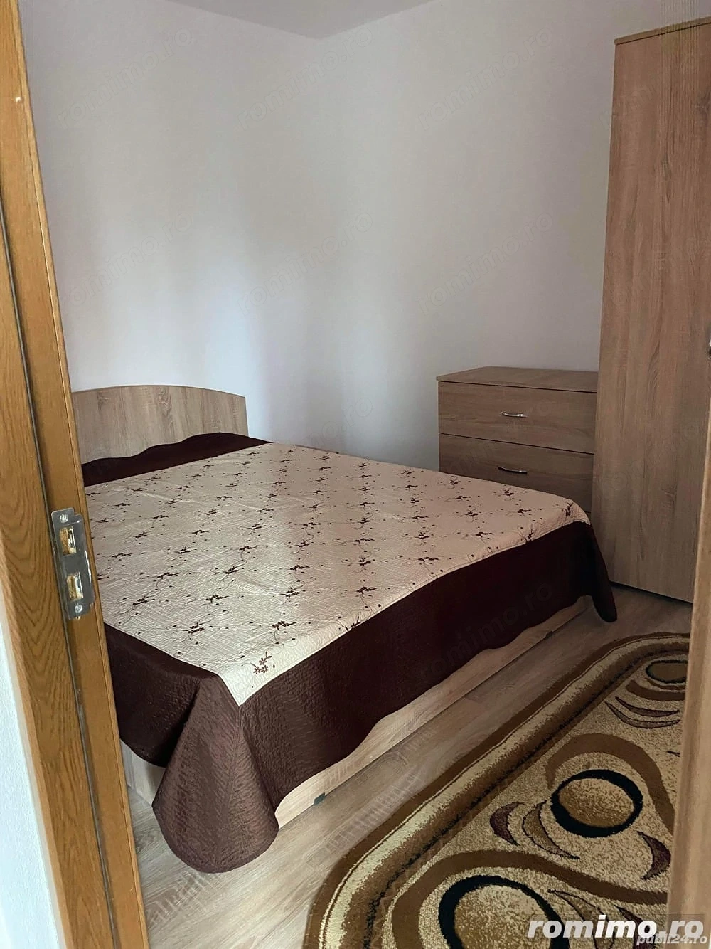 De inchiriat  garsoniera zona Medicinei