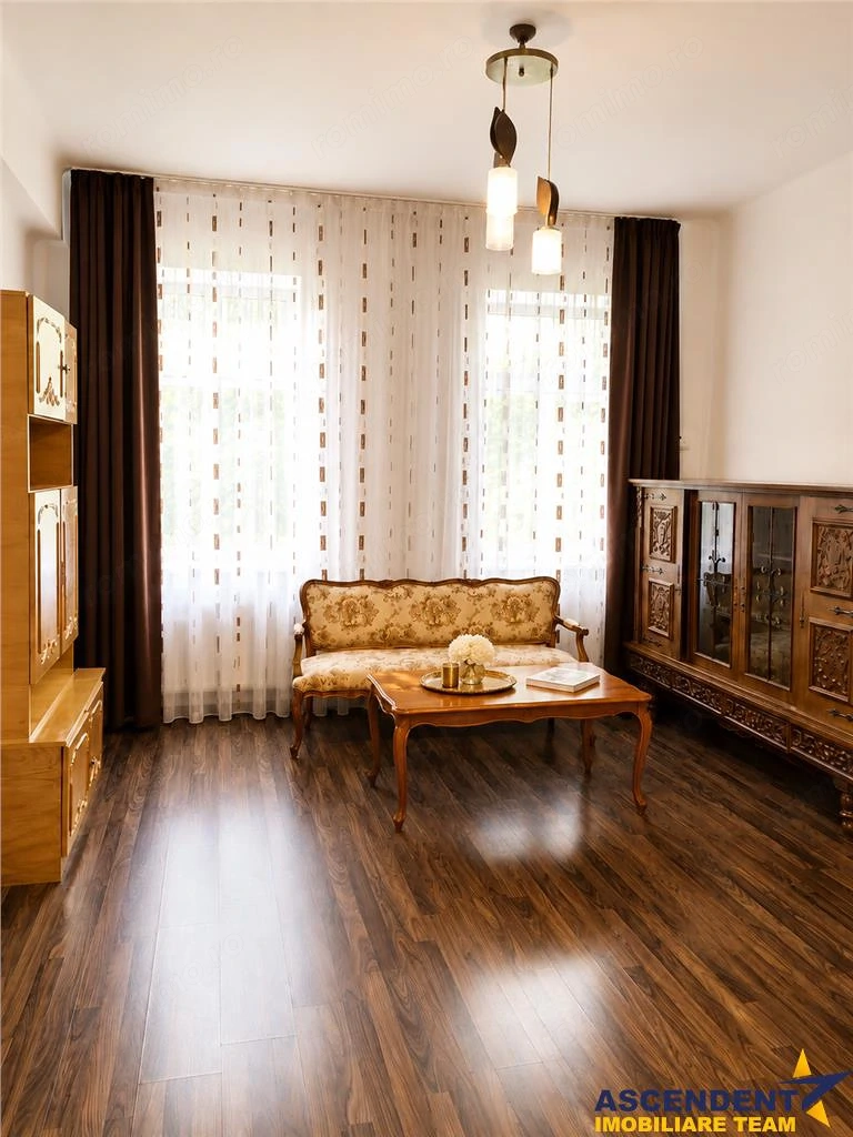 Pet friendly,70 mp, decomandat,Centrul Civic:Regiunilor,regim vila,balcon