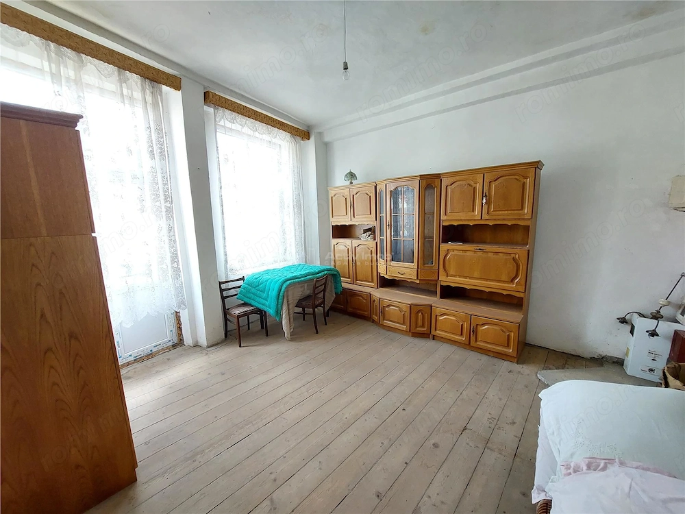 2 camere in cladire P+1,etaj 1, 60 MP,  beci subsol, Ultracentral