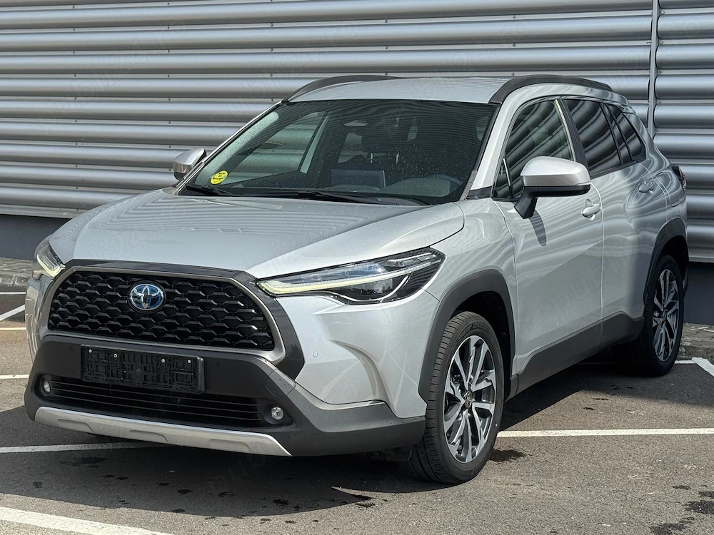 Toyota Corolla Cross 2.0 Hybrid Dynamic AWD-i | An 2  km |