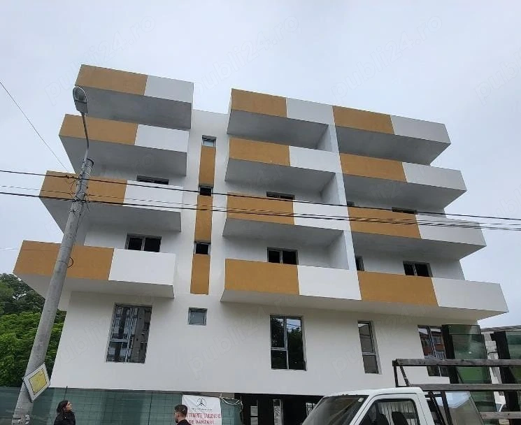 Vand Garsoniera 42 mp la materna in craiovita