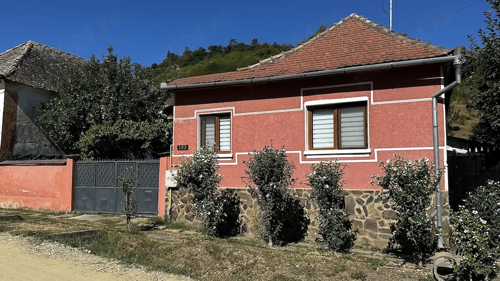 Casă săsească de vânzare în Nemsa (Sibiu)