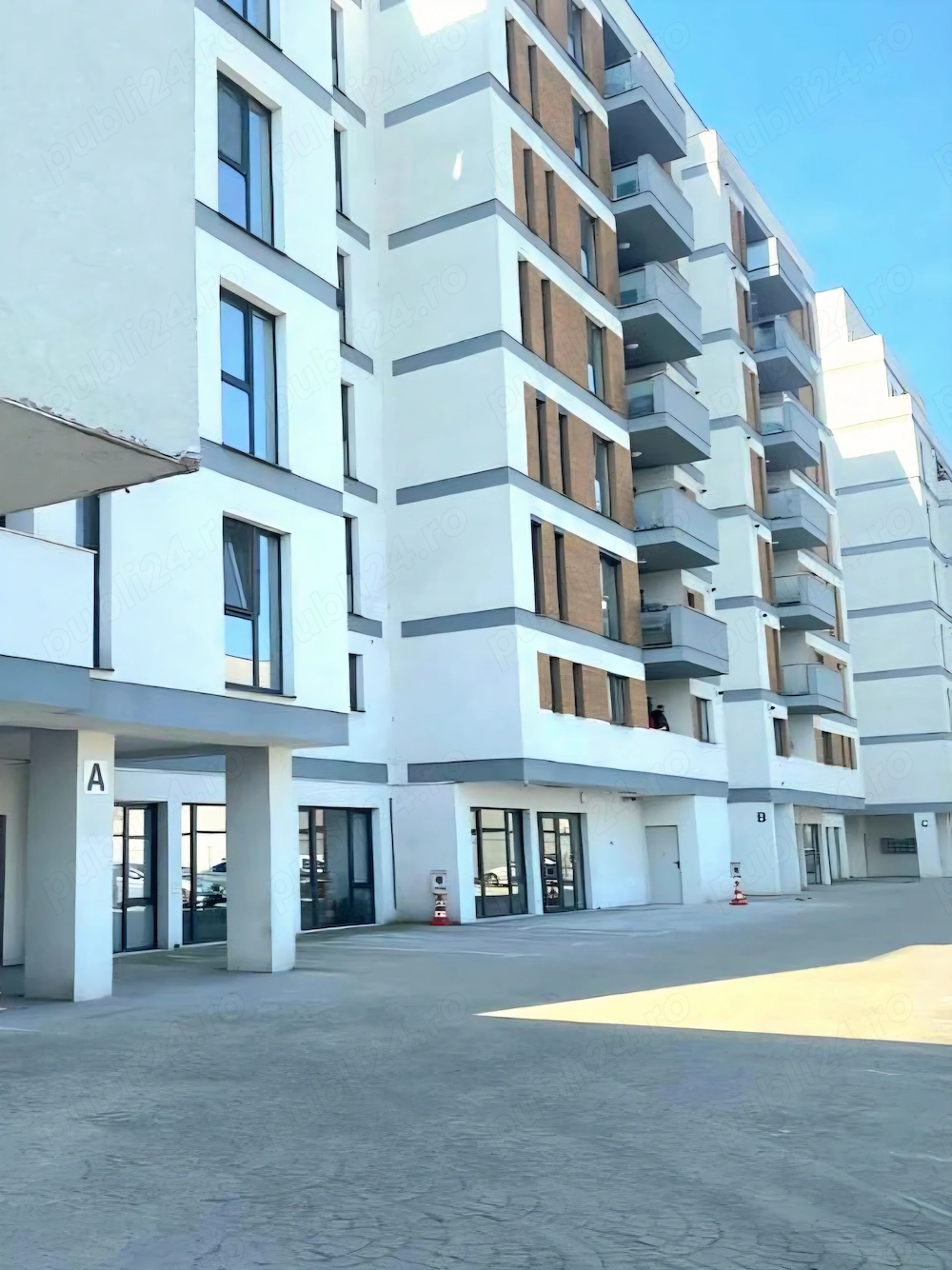 3 camere 2 băi, bloc 2020, etaj 1, aproape de Iulius Mall