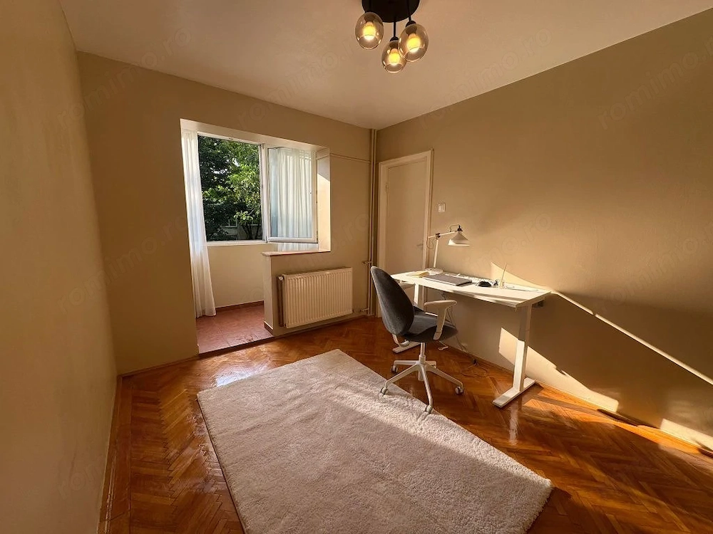 VIZIONĂRI 4-5 SEPTEMBRIE Apartament 2 camere Centrală proprie