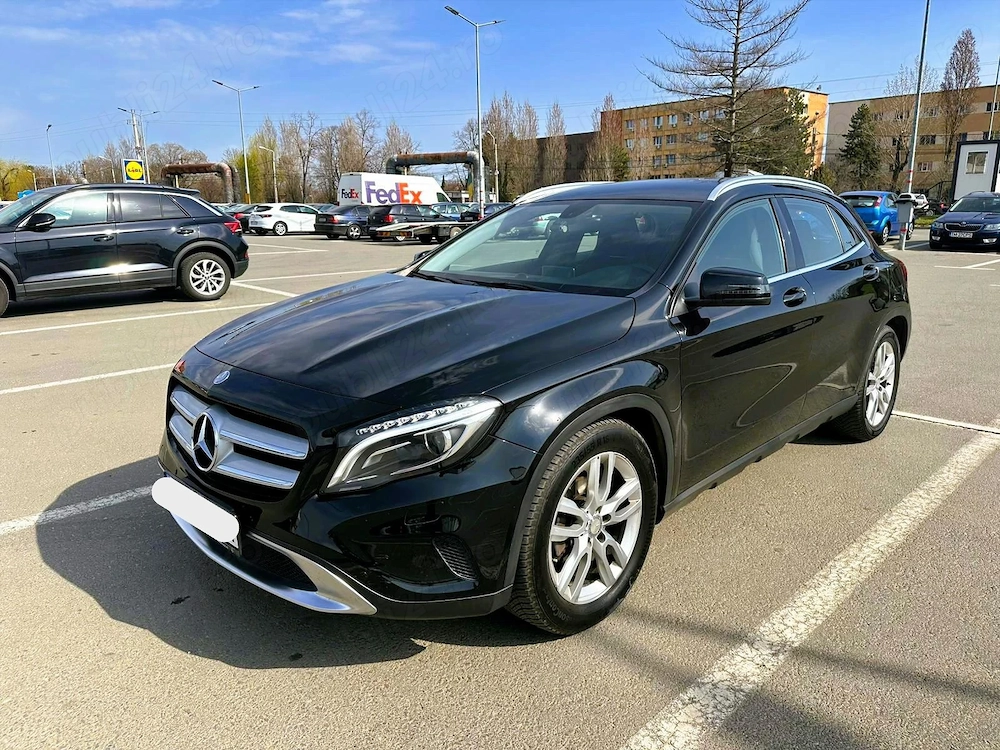 2016 Mercedes-Benz GLA 220 4matic(4x4), automat, 170cp, bi-xenon, camera, euro6