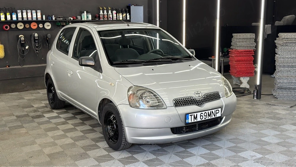Toyota Yaris 1.0 VVT-i 68 CP | 178.000 km | AC | Trapă | Stare foarte bună