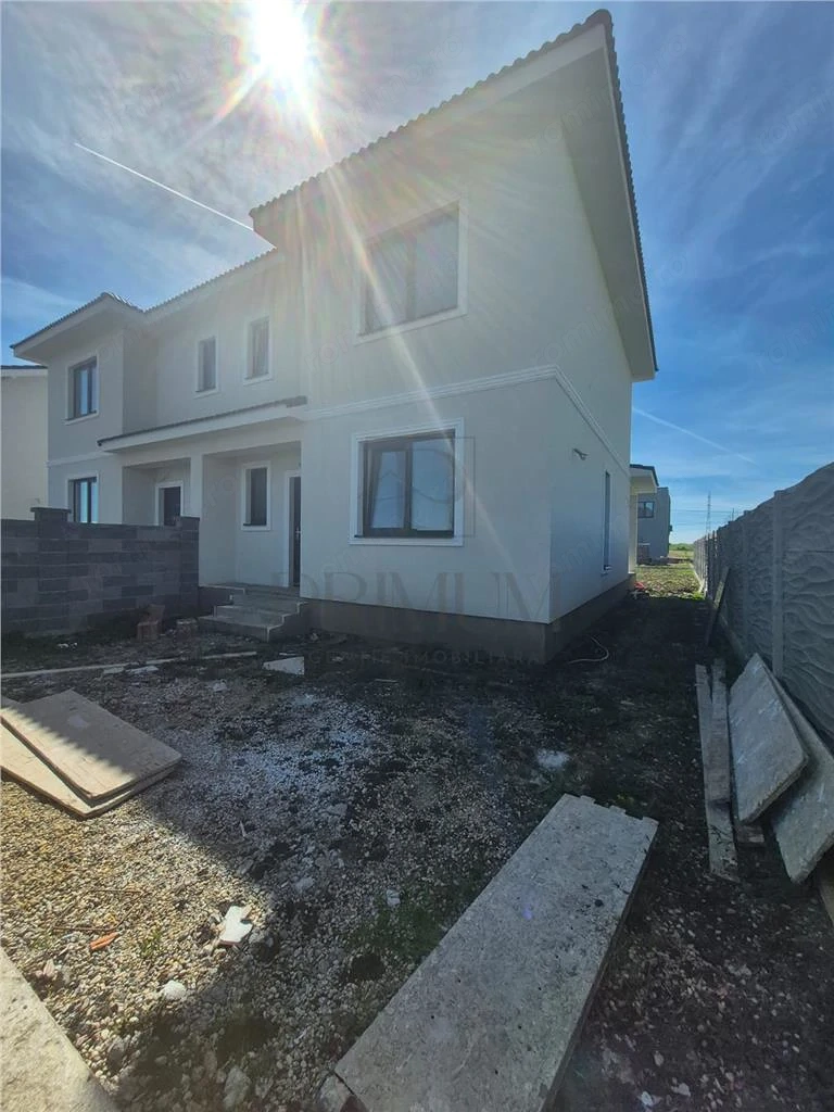 Duplex in spate la Kaufland - 3 dormitoare - bucatarie inchisa - debara - spatii generoase