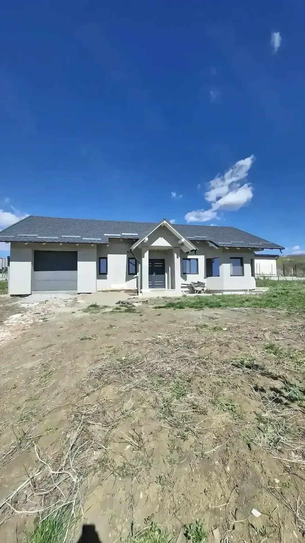 Vand casa constructie noua cu 900 mp teren cu vedere superba spre zalau