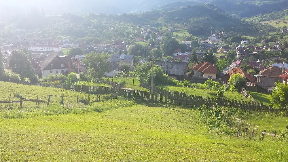 vind teren in com Rucar jud Arges 