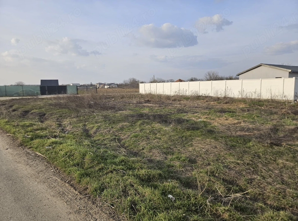 Teren intravilan 500 mp Varlaam | 22 m deschidere strazi asfaltate | zonă de case