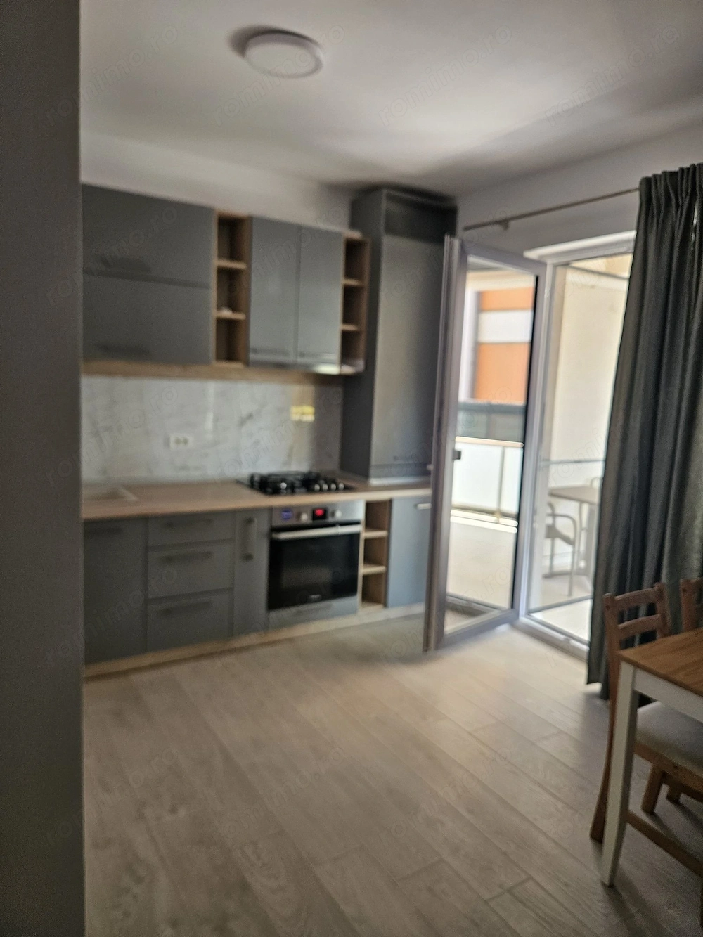De inchiriat apartament 3 camere in zona Aradului